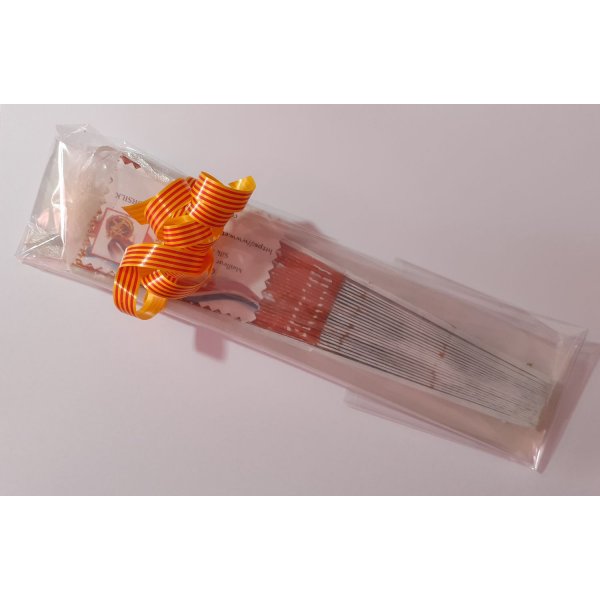 H&aring;ndtegnet og h&aring;ndmalet satinvifte "min dejlige kolibri".