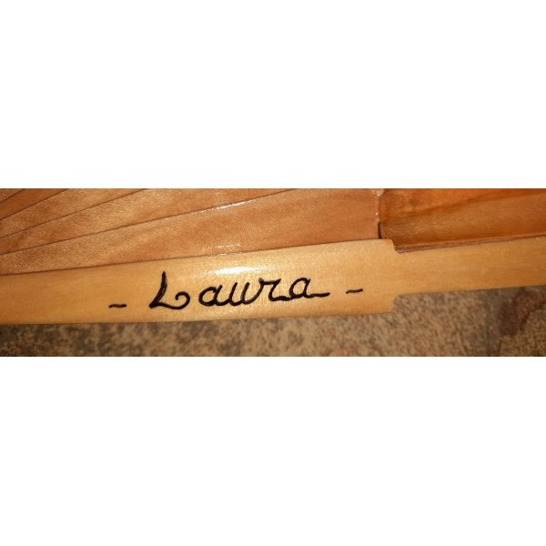 Eventail en soie dessin&eacute; et peint &agrave; la main "relax"