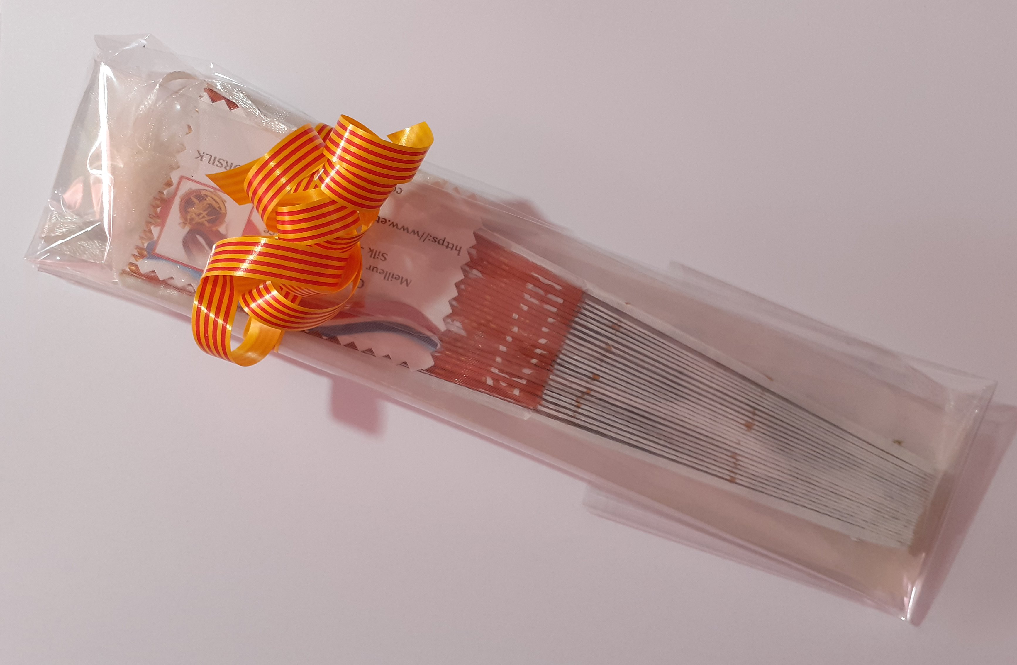 H&aring;ndtegnet og malet satinvifte "Plumetis