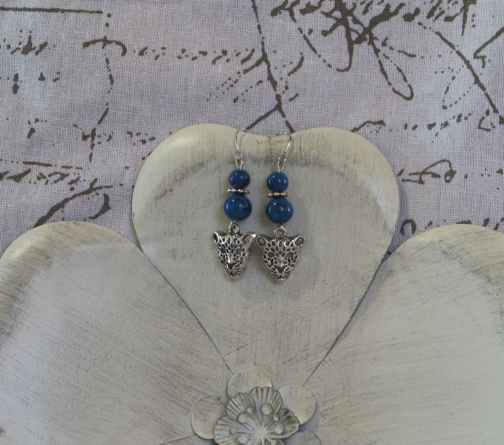 Boucles d'Oreille Tête de Panthère perles bleu, Création Unique