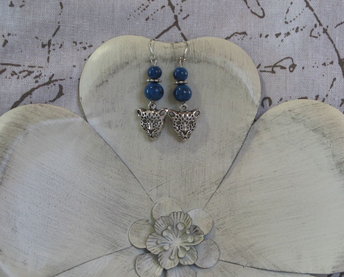 Boucles d'Oreille Tête de Panthère perles bleu, Création Unique