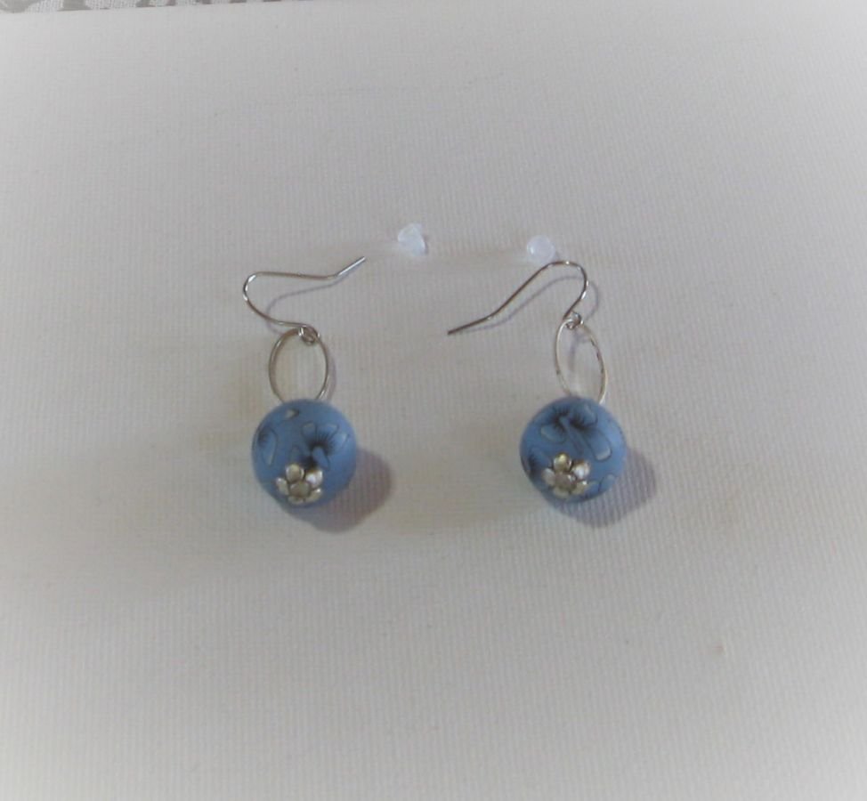 Boucles d'Oreilles Femme Bleu et Blanc sur Anneau Oval