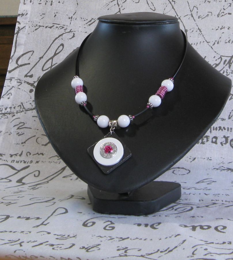 Collier pour Femme en Ardoise, Rose et Blanc, Création Unique