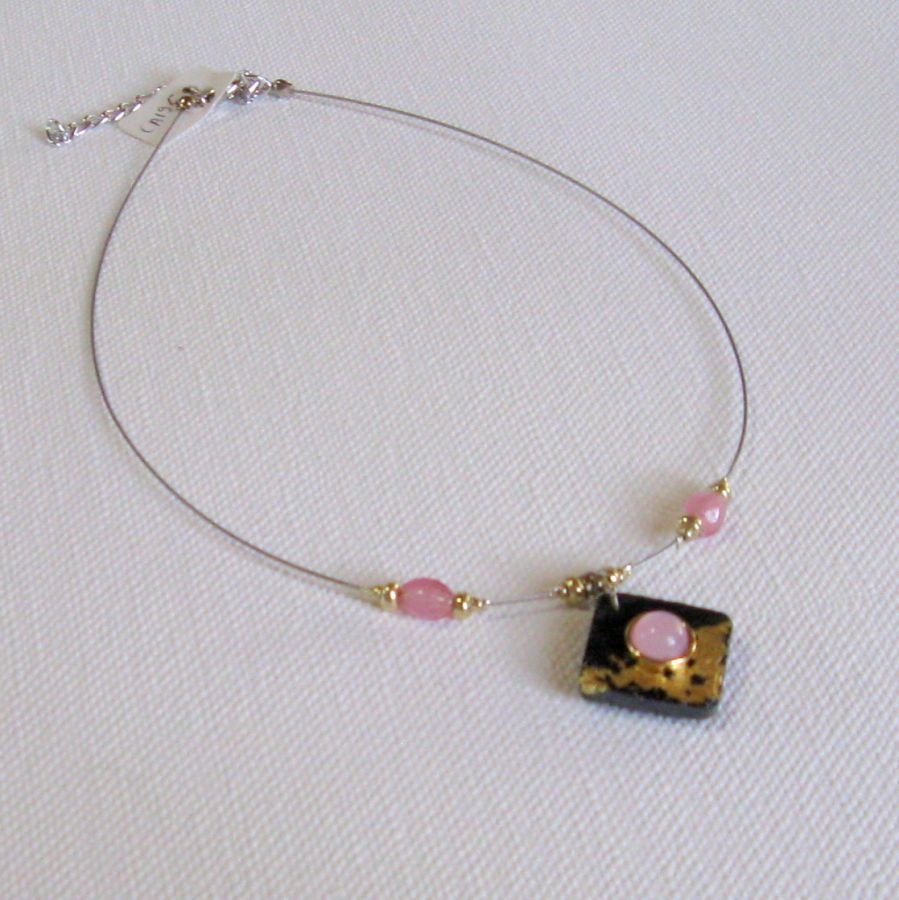 Collier pour Femme, de Style Romantique en Ardoise de couleurs rose et or, Création Unique