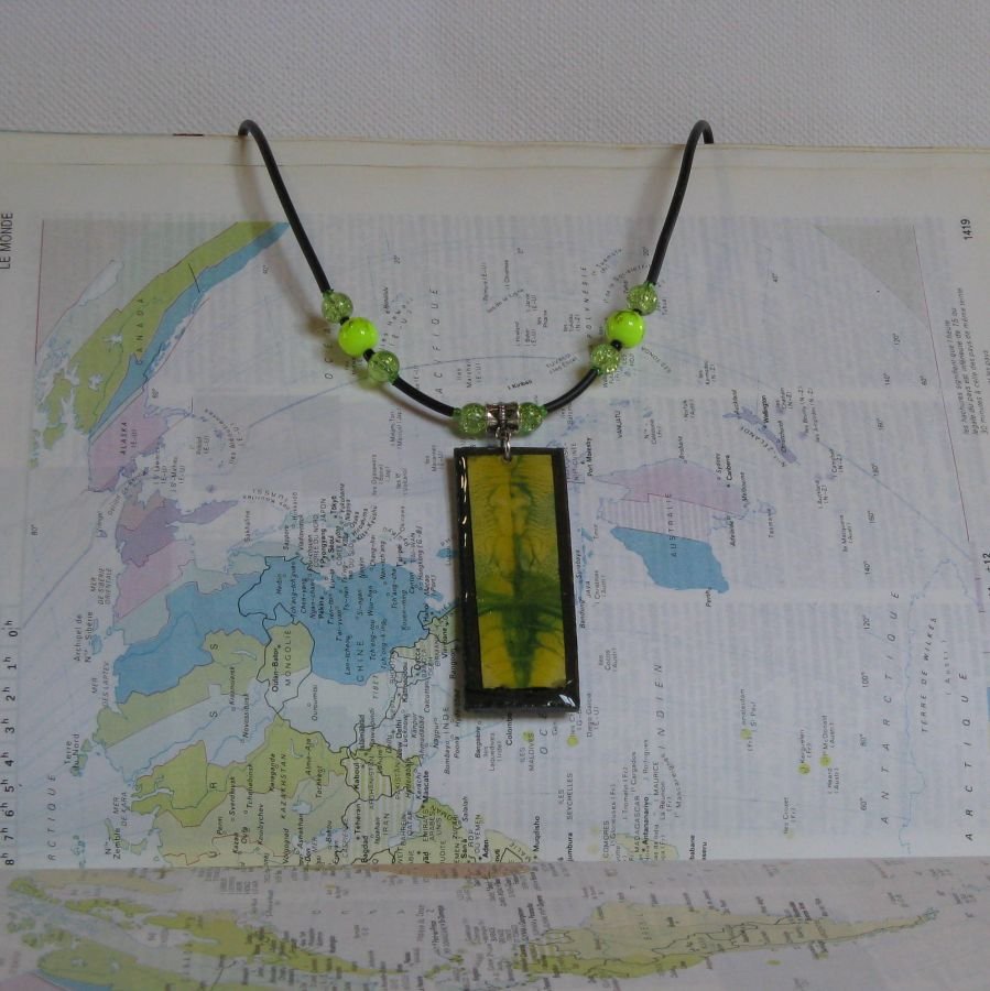 Collier Pendentif en Ardoise pour Femme Jaune et Vert , Motif Unique, Création Artisanale