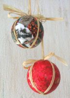 boule de Noël avec paillettes