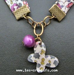 Pendentif du collier en biais Liberty