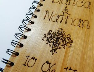 Livre d'or de mariage en bois