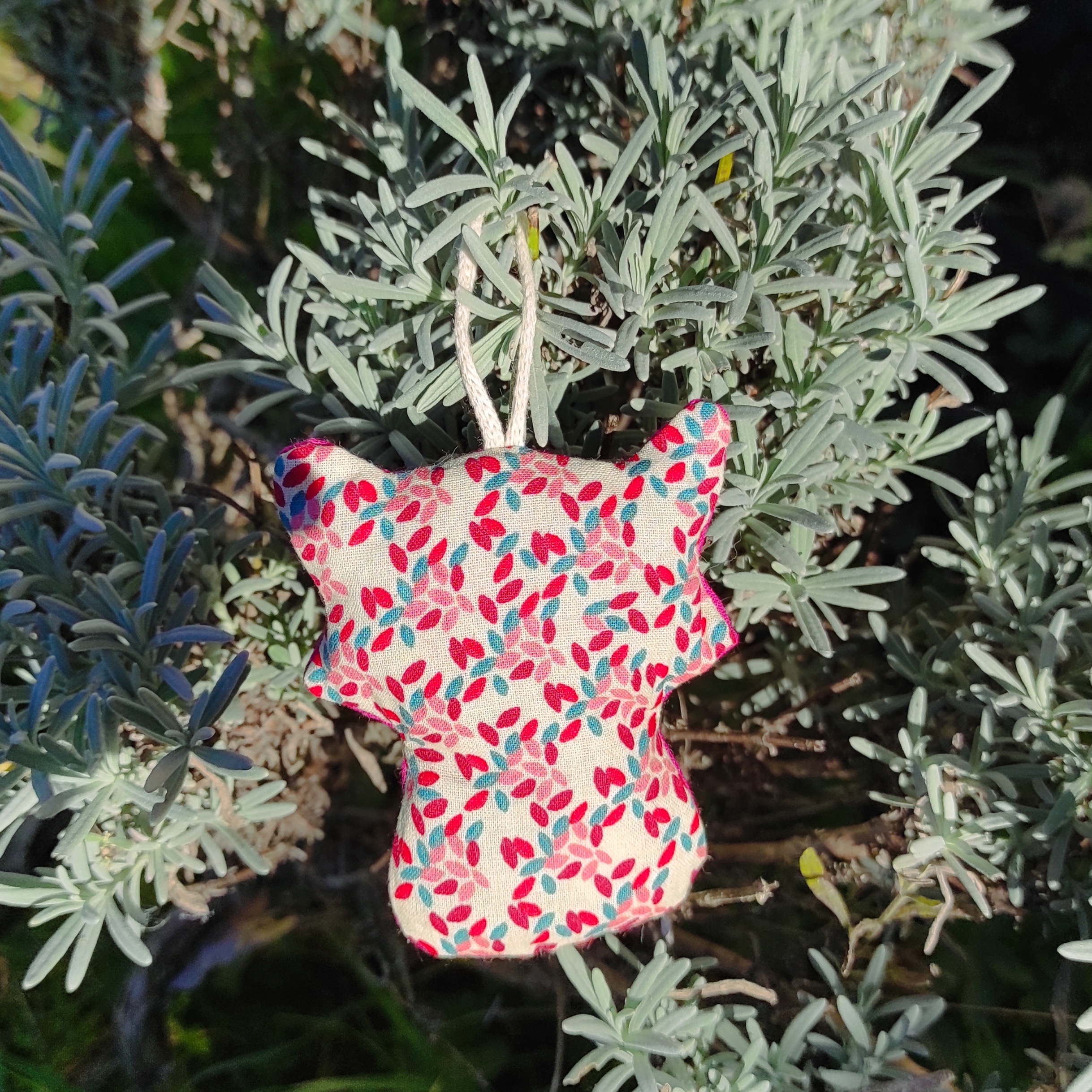 Pochon garni de lavande ,non traitée, en forme de chat