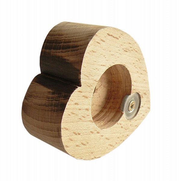 Flaske&aring;bner / flaske&aring;bner i b&oslash;getr&aelig; model : hjerte