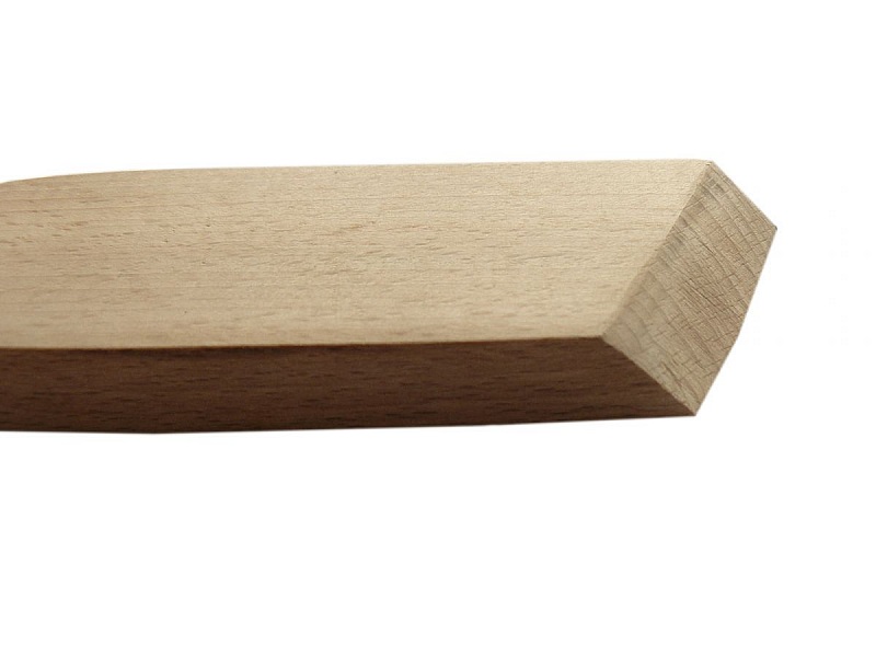 Tyk skr&aring;spatel af tr&aelig; med hvalmodel