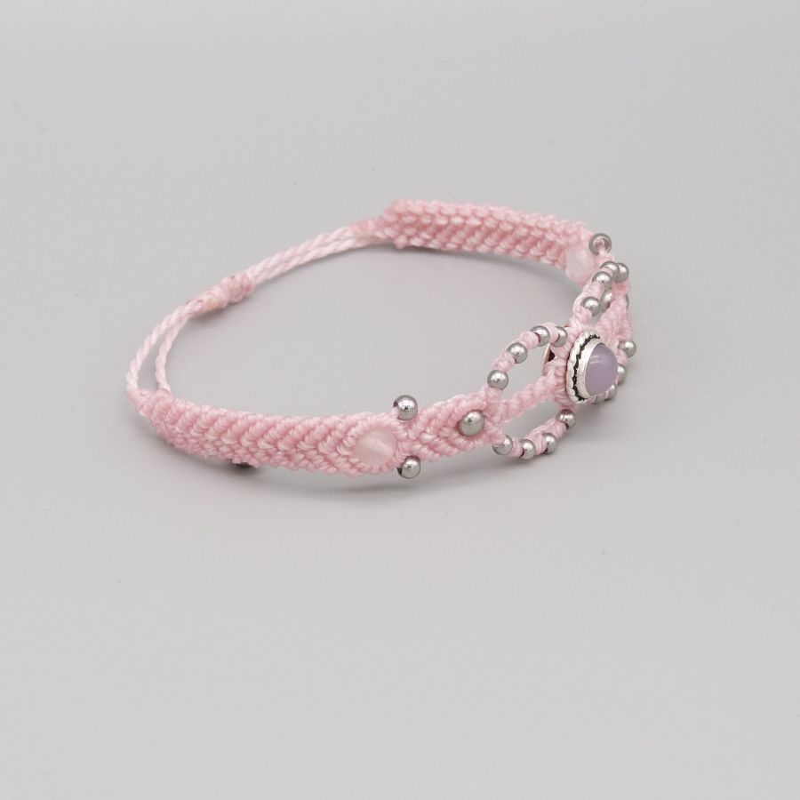 Pink mikro-macramé armbånd med en pink kvarts sten