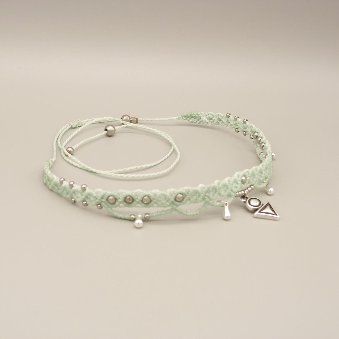 Vand mintgrøn mikro macramé choker halskæde