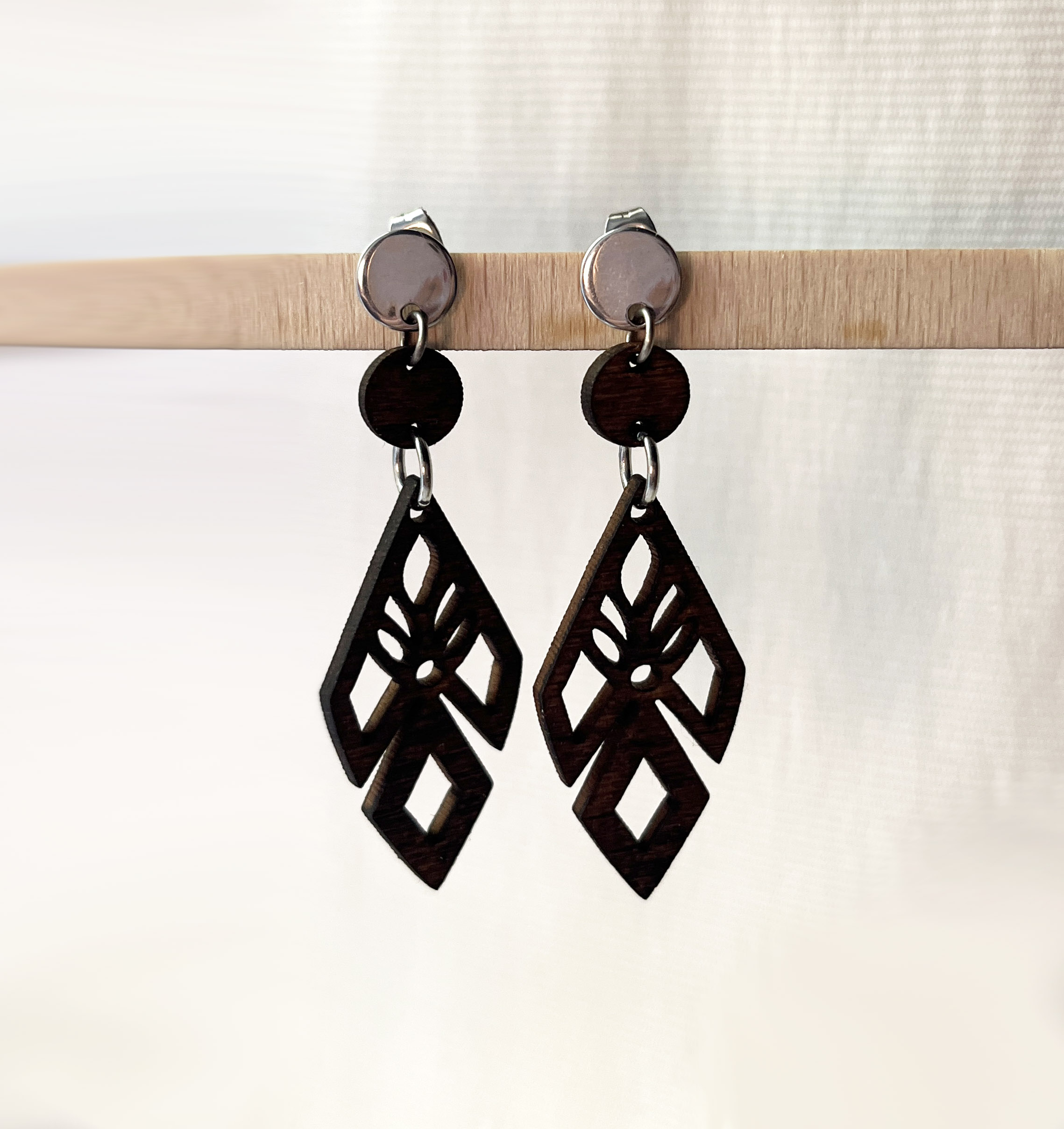 boucles d'oreilles bois noyer longue