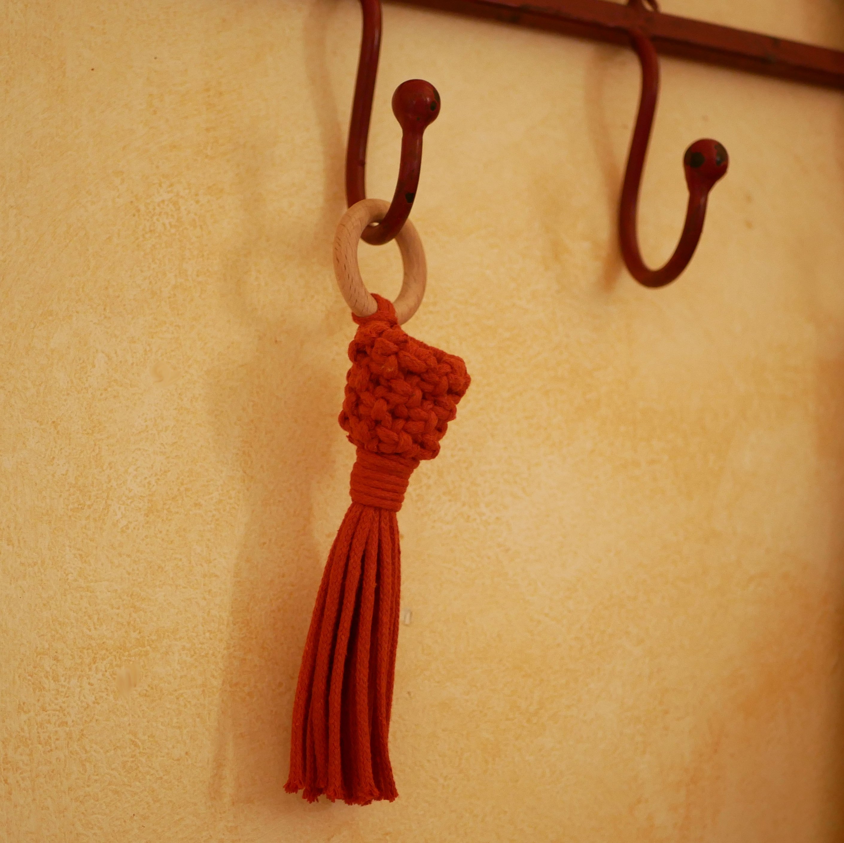 Mini suspension pour plantes en macram&eacute; corde coton &eacute;cru ou rouille