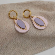 Boucles d'oreilles gouttes en bois rose et parme pastels