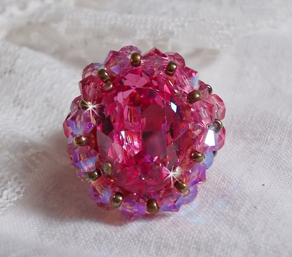 Rose Royale ring med facetter og en Swarovski krystal cabochon