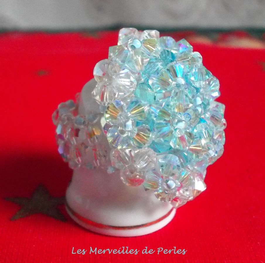 Crystal Blue Ring med Swarovski krystalfacetter og spinnere