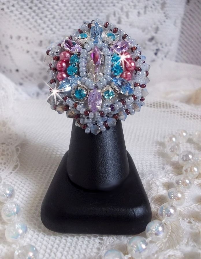 Mademoiselle Bluse ring broderet med Swarovski krystaller og smukke perler af kvalitet