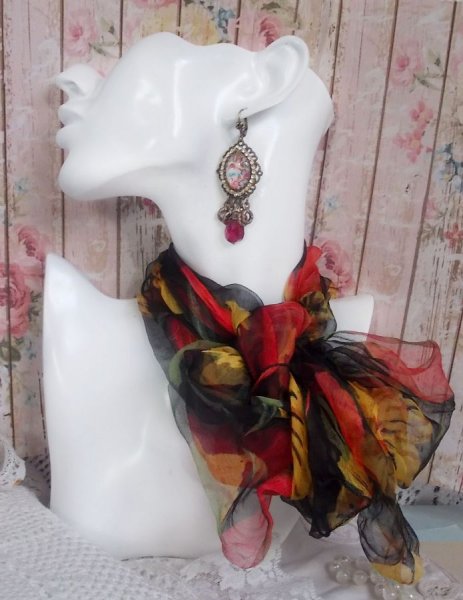 BO Petit Ange skabt med forst&oslash;rrende Angel cabochons, krystaller, charms og glasperler