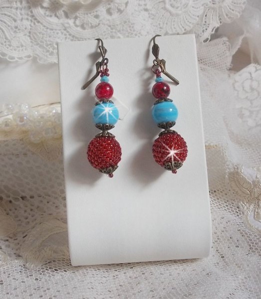 BO Bel'Art med glasperler og rocailles broderet p&aring; tr&aelig;perler