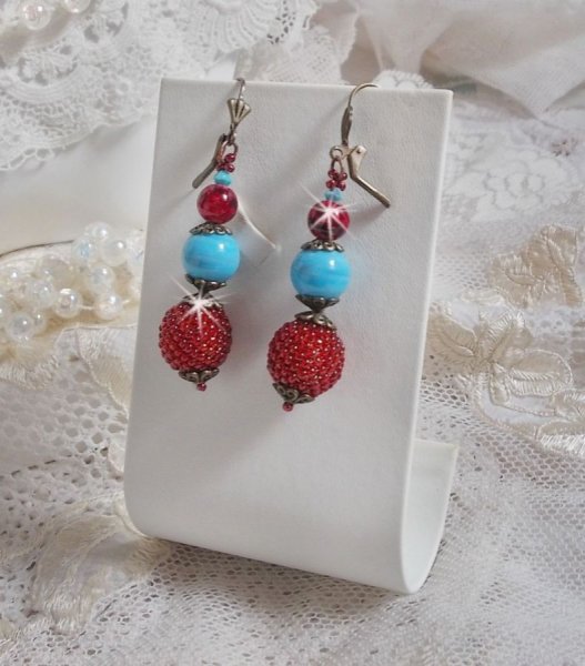 BO Bel'Art med glasperler og rocailles broderet p&aring; tr&aelig;perler