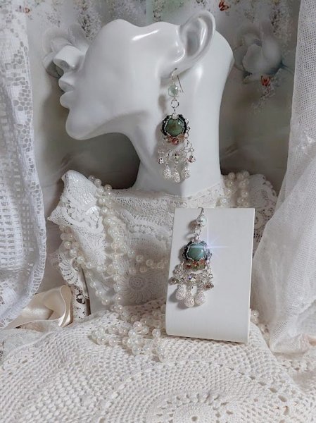 BO Blush Light green mont&eacute;es avec cabochons, estampes, breloques, perles Cristal Swarovski