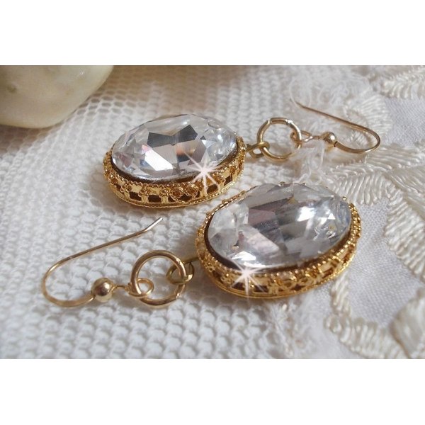 BO guld &oslash;reringe med Swarovski krystaller sat i guld cabochons med 14 karat guldfyldte &oslash;rekroge