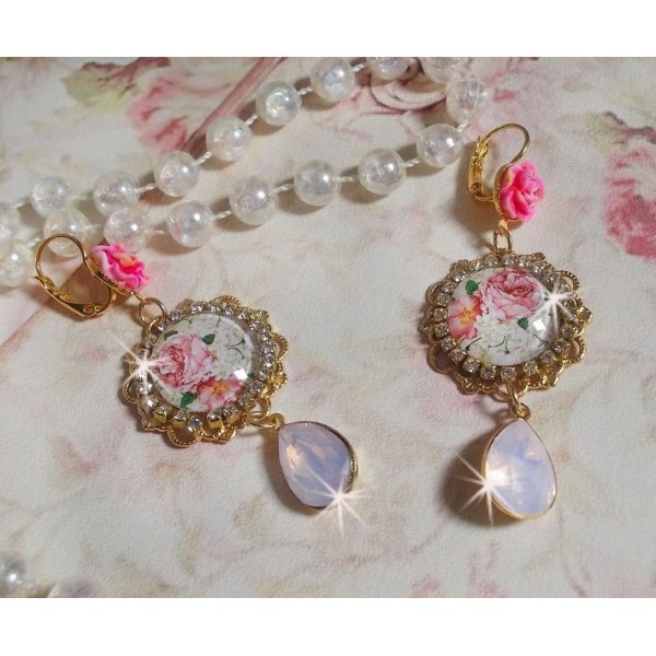 BO Bouquet Valentine skabt med glascabochoner af rosenbuket, cabochoner af harpiks og Swarovski-krystaller 