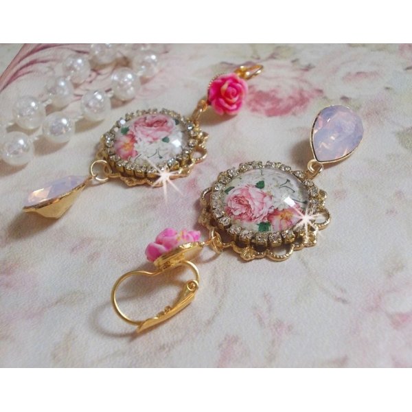 BO Bouquet Valentine skabt med glascabochoner af rosenbuket, cabochoner af harpiks og Swarovski-krystaller 