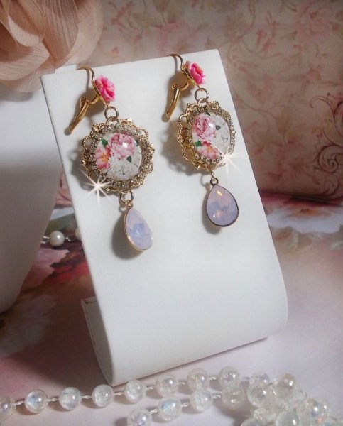 BO Bouquet Valentine skabt med glascabochoner af rosenbuket, cabochoner af harpiks og Swarovski-krystaller 