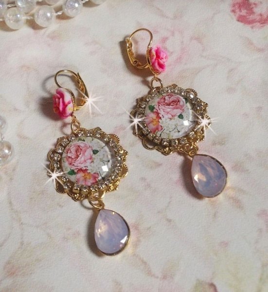 BO Bouquet Valentine skabt med glascabochoner af rosenbuket, cabochoner af harpiks og Swarovski-krystaller 