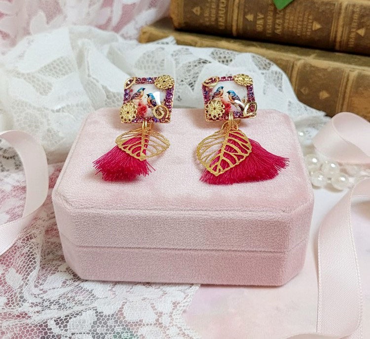 BO Chants d&rsquo;Oiseaux cr&eacute;&eacute;es avec cabochons verres, pompons, cha&icirc;ne strass verre et clips laiton