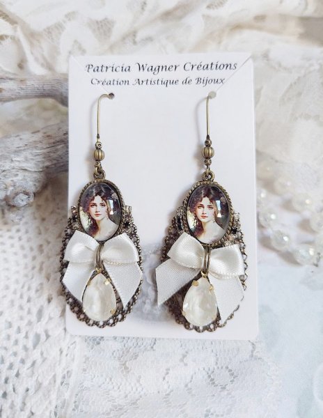 BO Charme Shabby Chic cr&eacute;&eacute;es avec perles Cristal Swarovski, cabochons loupes, strass, crochets laitons