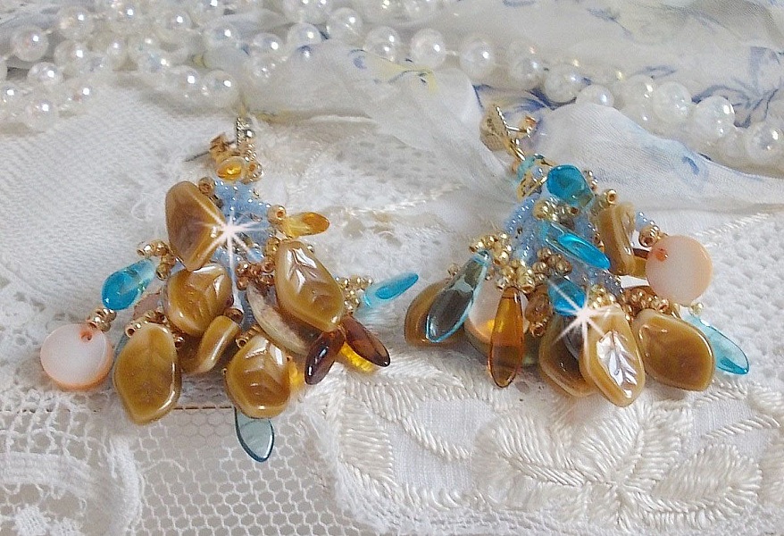 BO Cheyenne med perlemorspaljetter og bohemeagtige glasdolke