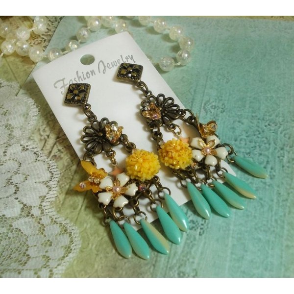 BO Spring Heart skabt med dolke, harpiksblomster, PureCrystal og charms