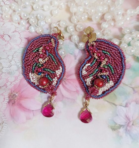 BO Enchantement d'Automne broderet med Swarovski-krystaller, perler og fr&oslash;perler