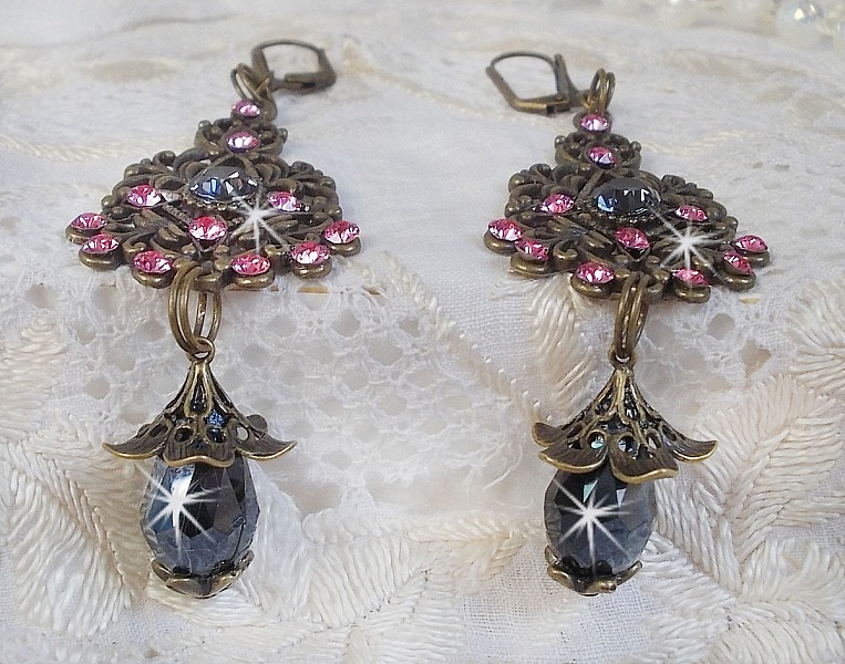 BO Irresistible Love Collection med Swarovski-krystaller monteret p&aring; bronze filigran lysestager