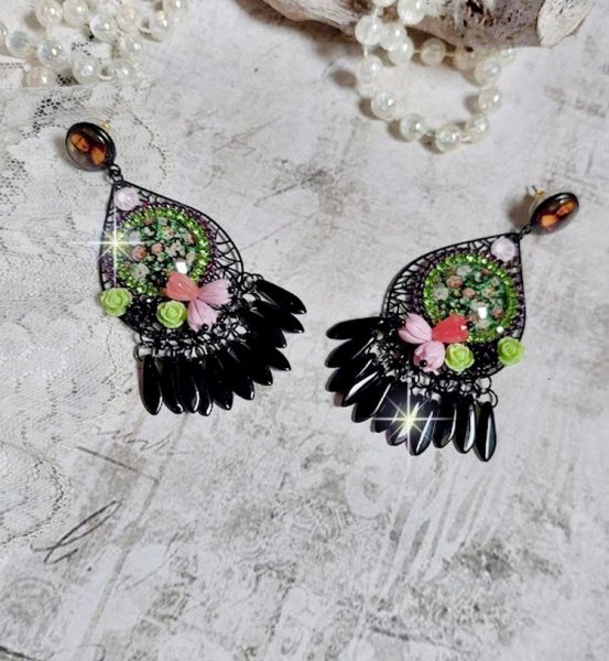 BO La Jocondine mont&eacute;es avec estampes, cabochons verre, dagues, perles r&eacute;sine et perles cristal Swarovski