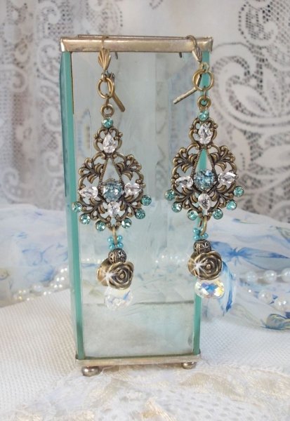 BO Lady in Blue monteret med Swarovski krystaller og Zirconium med bronze tilbeh&oslash;r