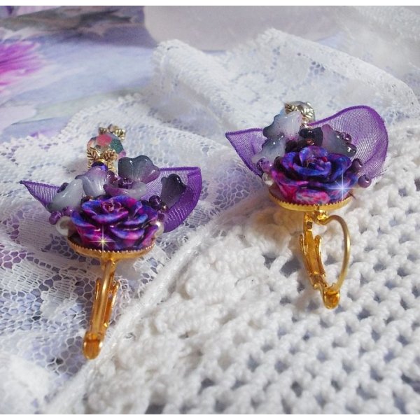 BO Lady Romantique broderet med klokkeblomster, rose cabochons, PureCrystal krystaller, forgyldt k&aelig;de og organzab&aring;nd