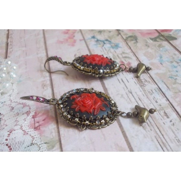 BO Loly Roses skabt med harpiks cabochons, krystal rhinestone k&aelig;de med bronze tilbeh&oslash;r