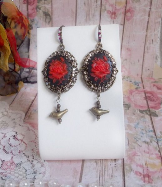 BO Loly Roses skabt med harpiks cabochons, krystal rhinestone k&aelig;de med bronze tilbeh&oslash;r