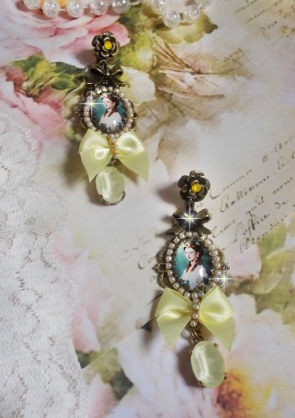 BO Princess look skabt med lady prinsesse cabochons, krystaller, glasperler, bronze tilbeh&oslash;r og gule satin sl&oslash;jfer