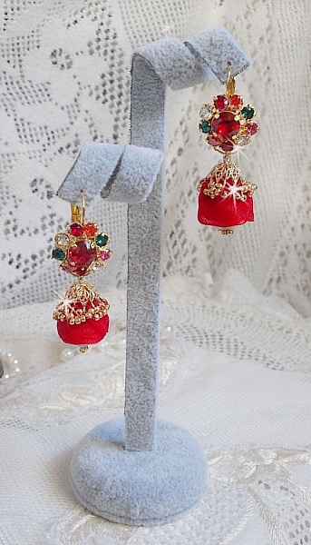 BO Mia broderet med Swarovski-krystaller, orange zirkonsten, Fimo-perler og fr&oslash;perler