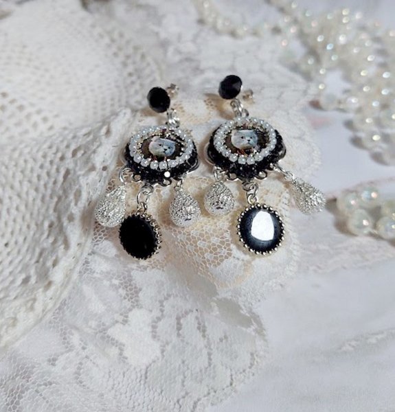 BO Mimichat Steampunk avec cabochons verres, strass, breloques époxy, perles cristal Swarovski et clous argent