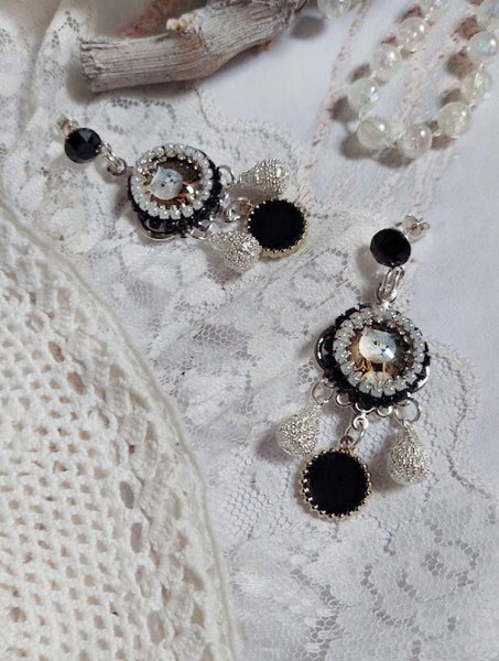 BO Mimichat Steampunk avec cabochons verres, strass, breloques &eacute;poxy, perles cristal Swarovski et clous argent