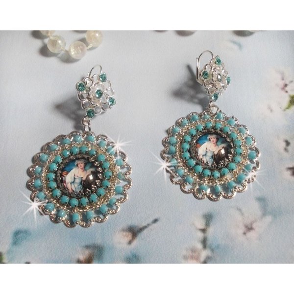 BO Moment de D&eacute;tente skabt med Vintage Dames forst&oslash;rrelsesglas cabochons, Swarovski krystaller, frim&aelig;rker og glasperler