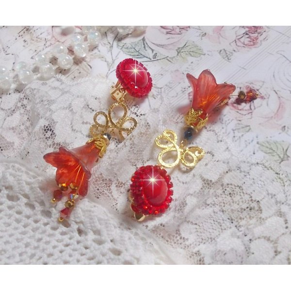 BO Myst&egrave;res D&eacute;clarations cr&eacute;&eacute;es avec des cristaux, perles et cabochons en verre, divers accessoires dor&eacute;s et plaqu&eacute; Or