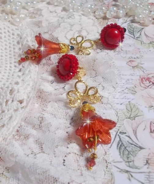 BO Myst&egrave;res D&eacute;clarations cr&eacute;&eacute;es avec des cristaux, perles et cabochons en verre, divers accessoires dor&eacute;s et plaqu&eacute; Or